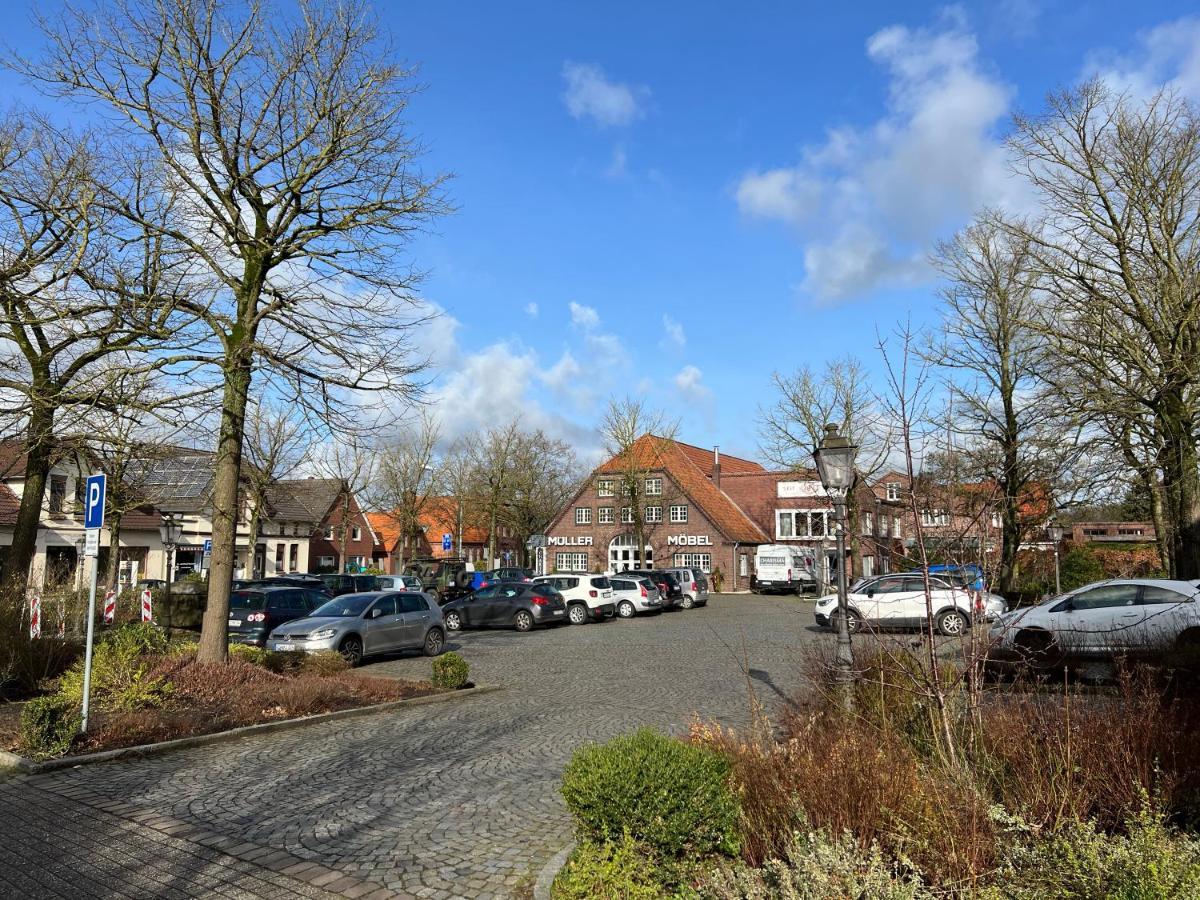 Luxus Lindenhof Apartments -Ferienwohnungen In Friesland An Der Nordsee Am Naturschutzgebiet Urwald Neuenburg  Pokój zdjęcie