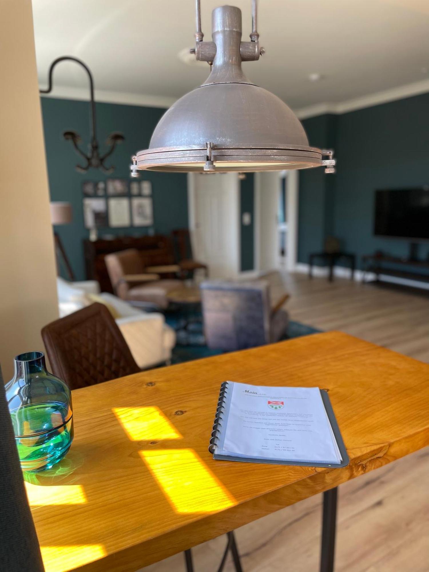 Luxus Lindenhof Apartments -Ferienwohnungen In Friesland An Der Nordsee Am Naturschutzgebiet Urwald Neuenburg  Pokój zdjęcie