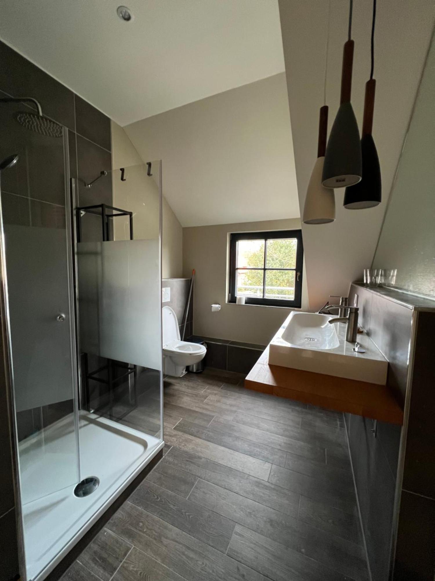 Luxus Lindenhof Apartments -Ferienwohnungen In Friesland An Der Nordsee Am Naturschutzgebiet Urwald Neuenburg  Pokój zdjęcie