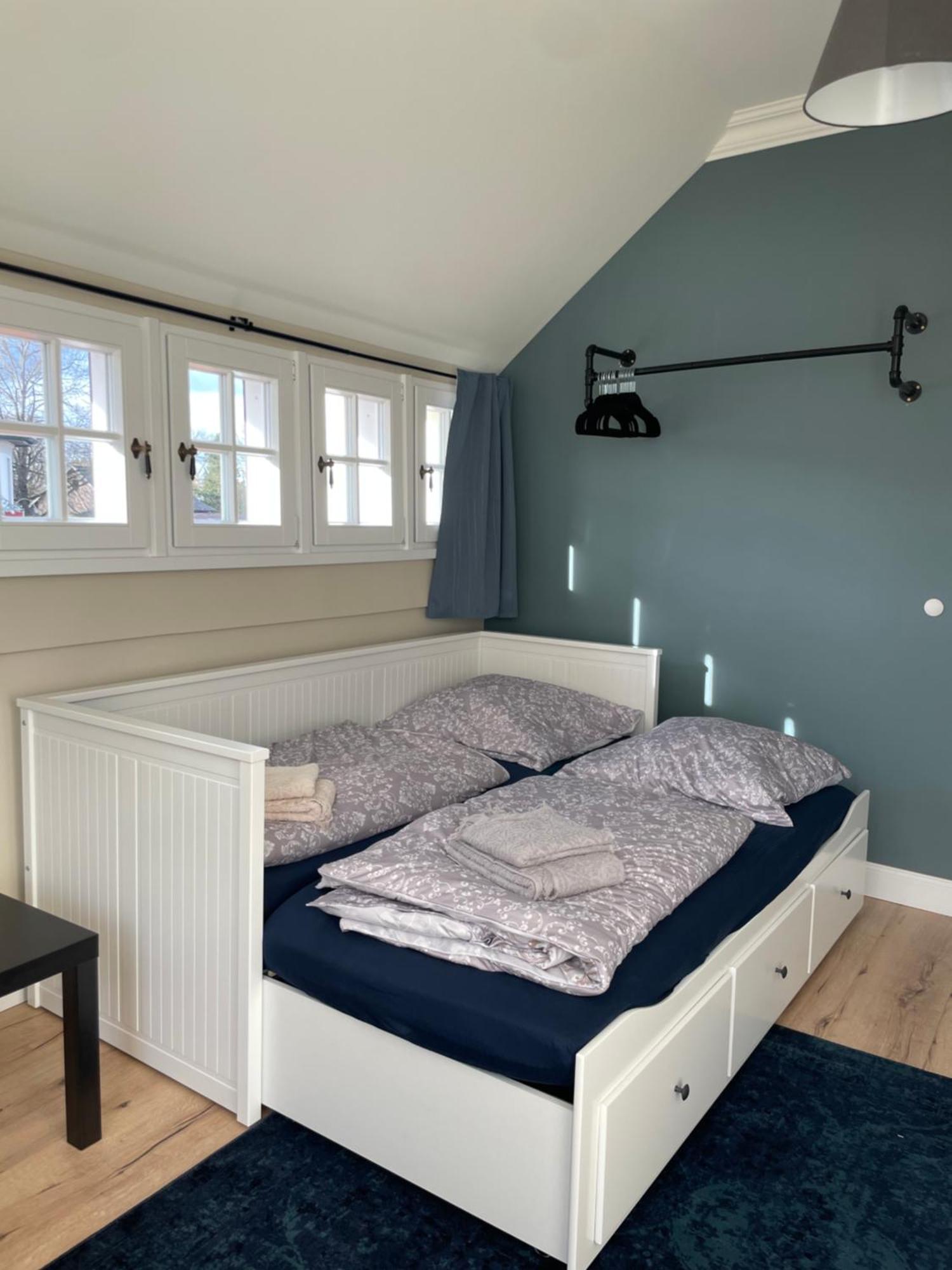 Luxus Lindenhof Apartments -Ferienwohnungen In Friesland An Der Nordsee Am Naturschutzgebiet Urwald Neuenburg  Pokój zdjęcie